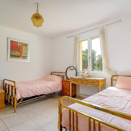 Le Manoir De Flassans Екстериор снимка